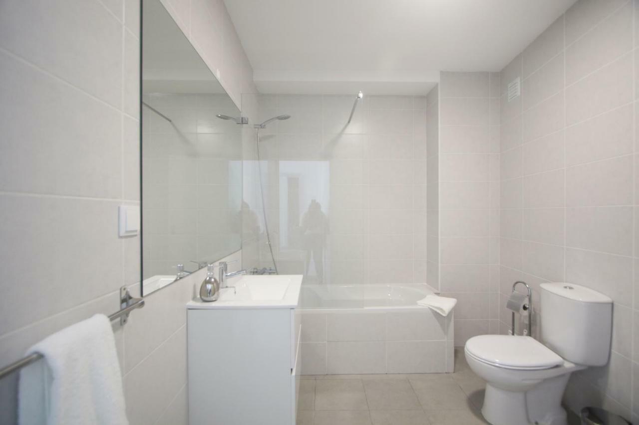 Guest House Lovely Swan Lagos Ngoại thất bức ảnh